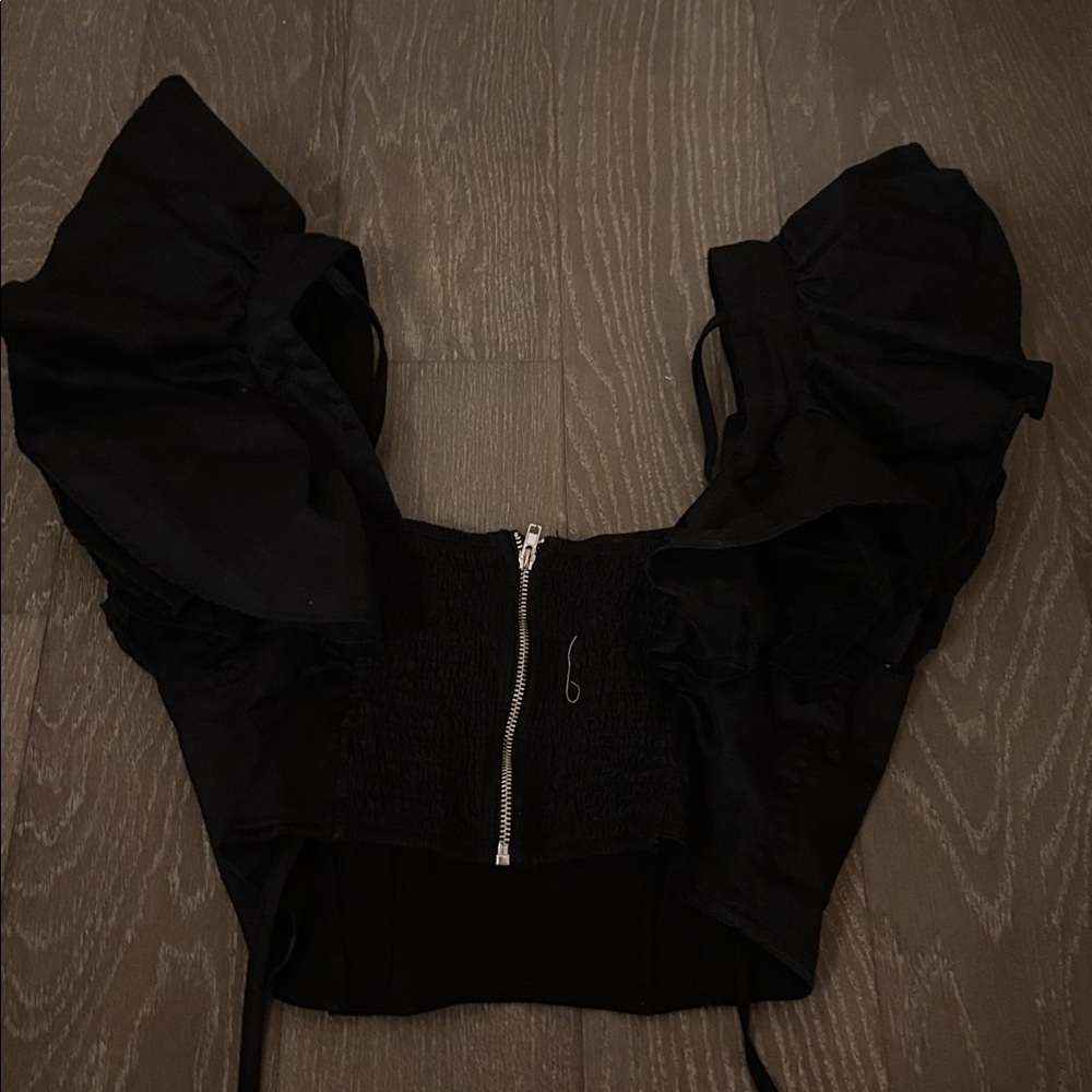 American Threads Black Ruffle Top - Picture 2 of 3